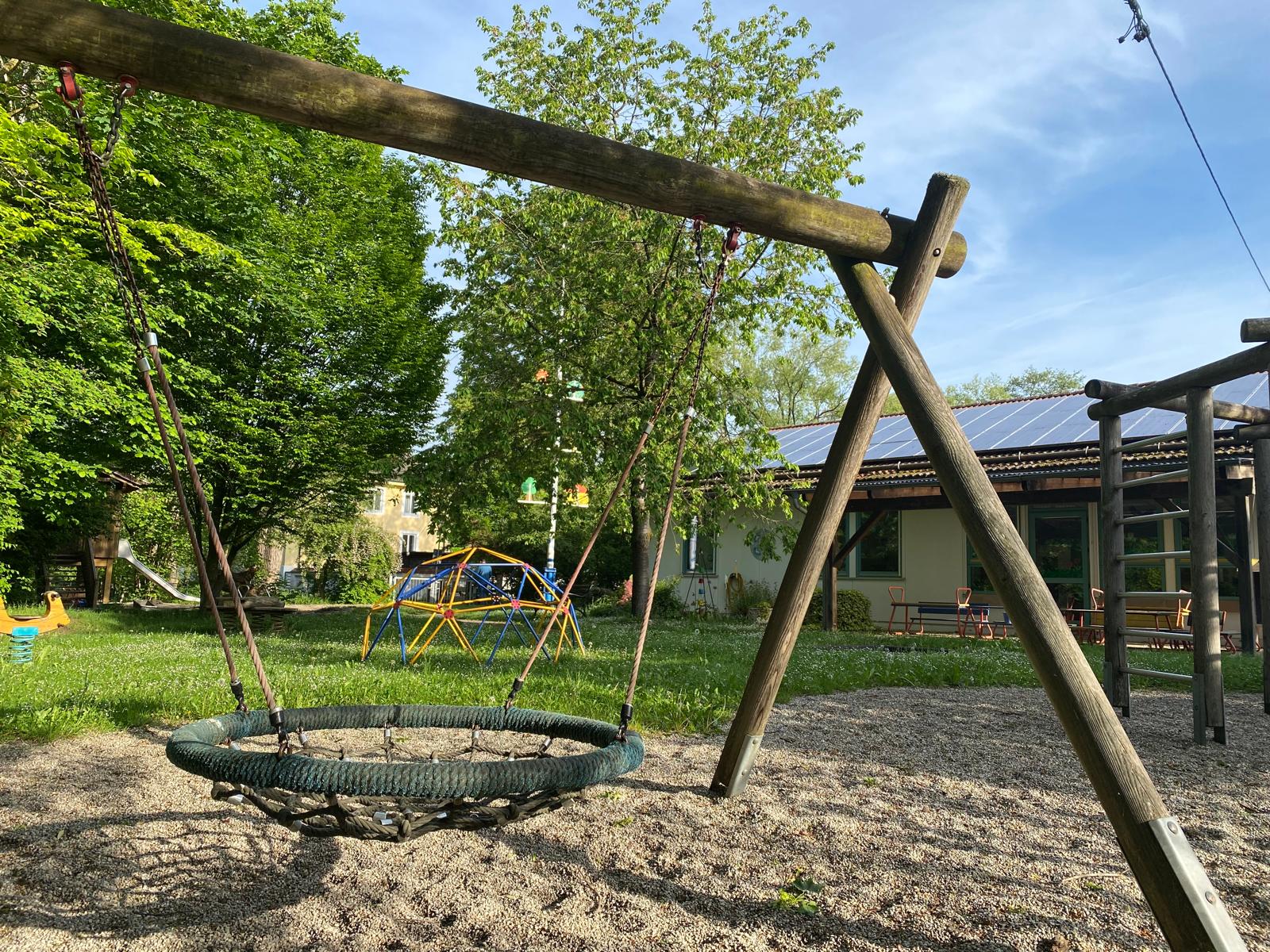 Kindergarten Schwindkirchen Raben Nestschaukel